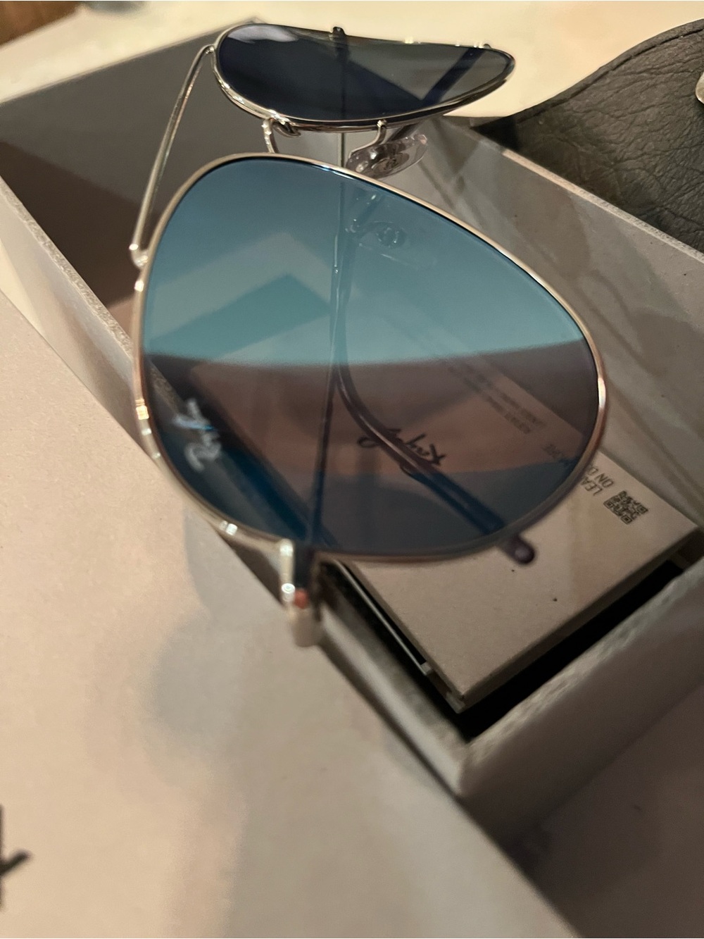 Ray-Ban Aviator Reverse Sunglasses in Silver with Blue Lenses 56mm - Picture 11 of 14